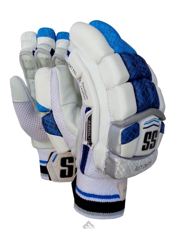 SS Aerolite Batting Gloves